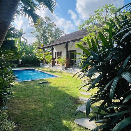 Wiryaroja Guest House Canggu  Exterior photo