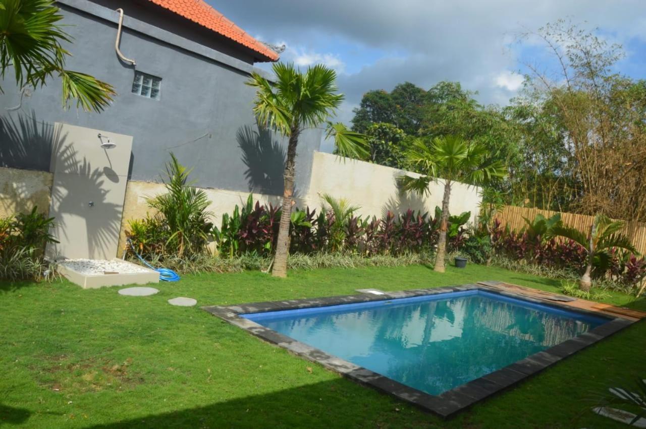 Wiryaroja Guest House Canggu  Exterior photo