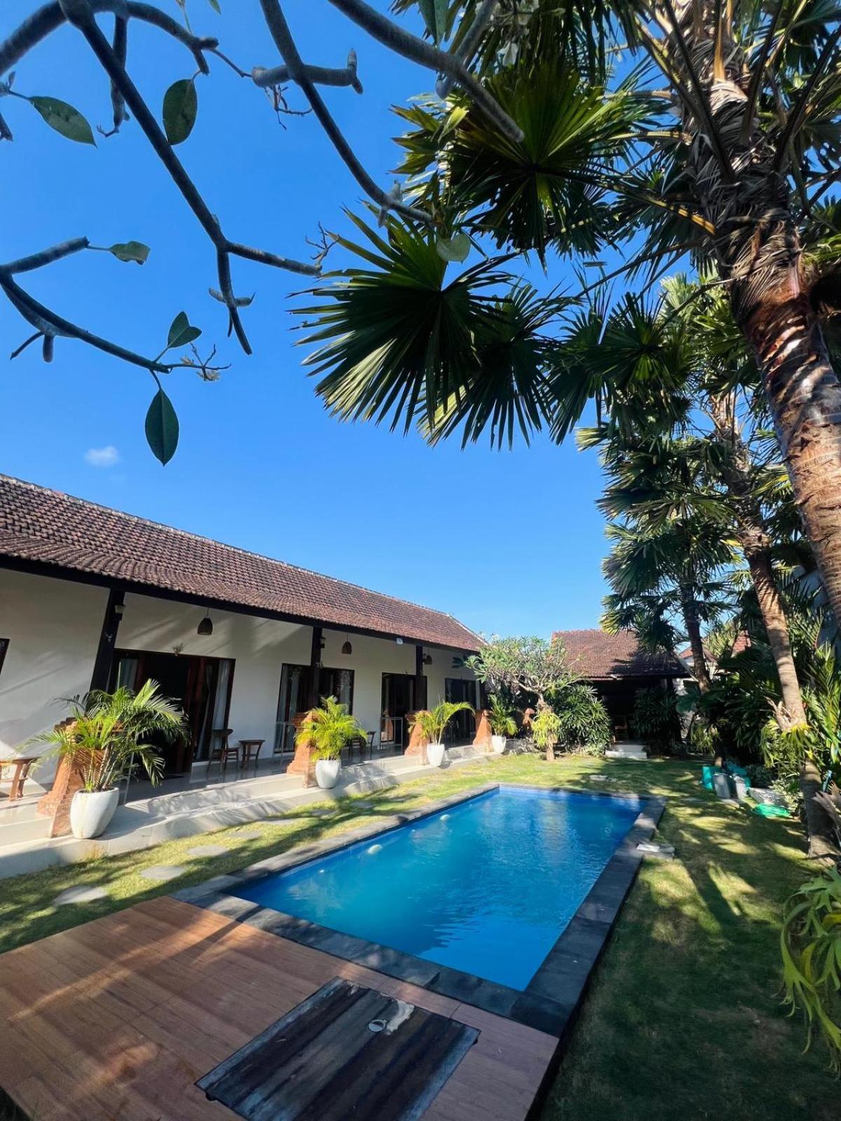 Wiryaroja Guest House Canggu  Exterior photo