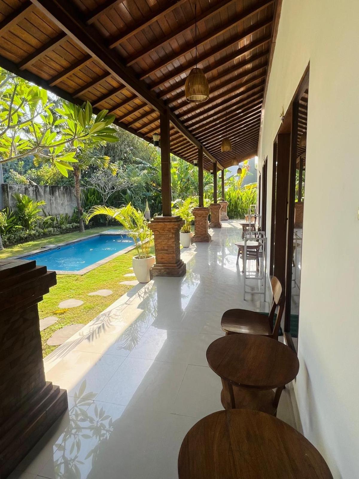Wiryaroja Guest House Canggu  Exterior photo