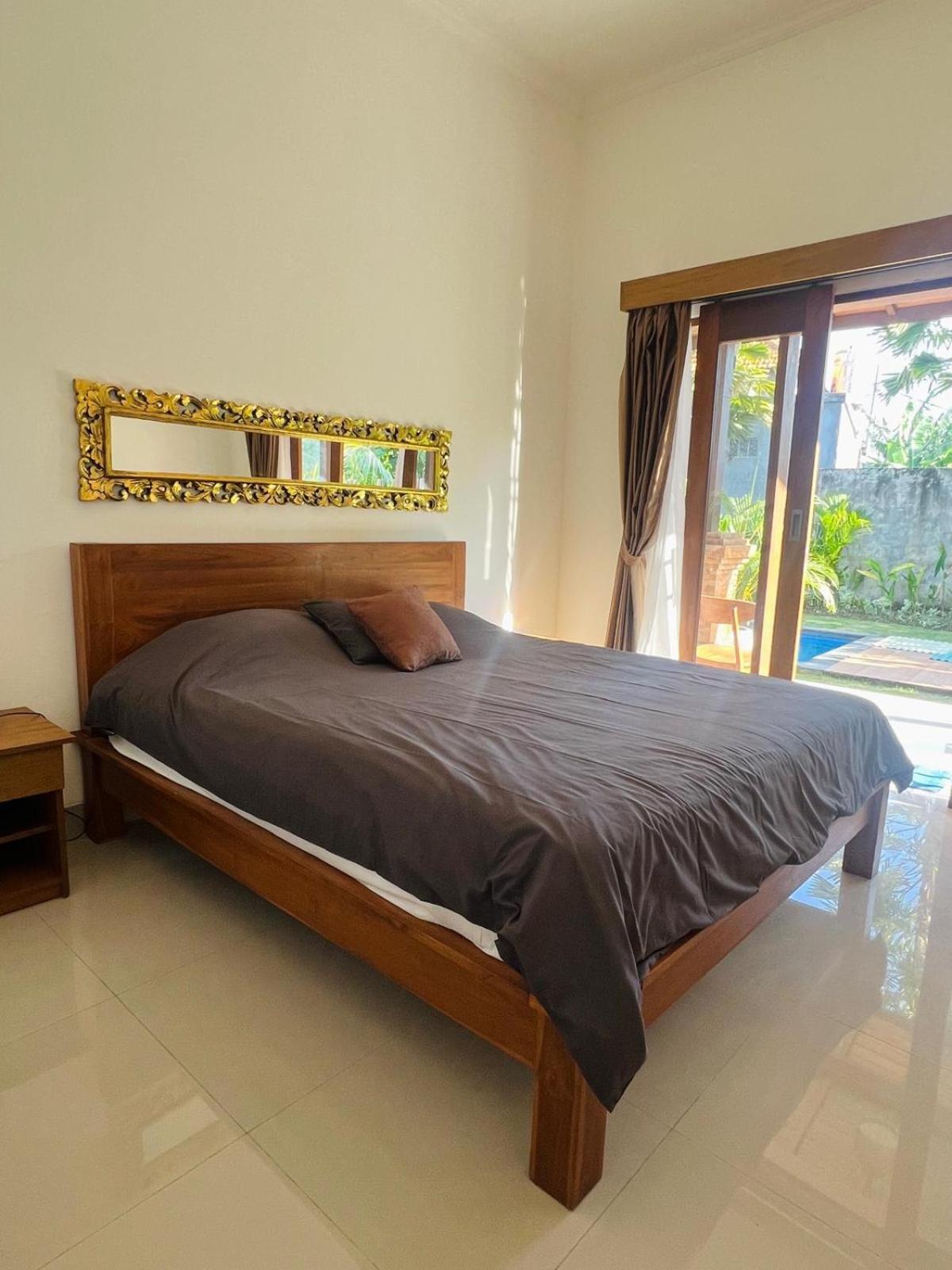 Wiryaroja Guest House Canggu  Exterior photo